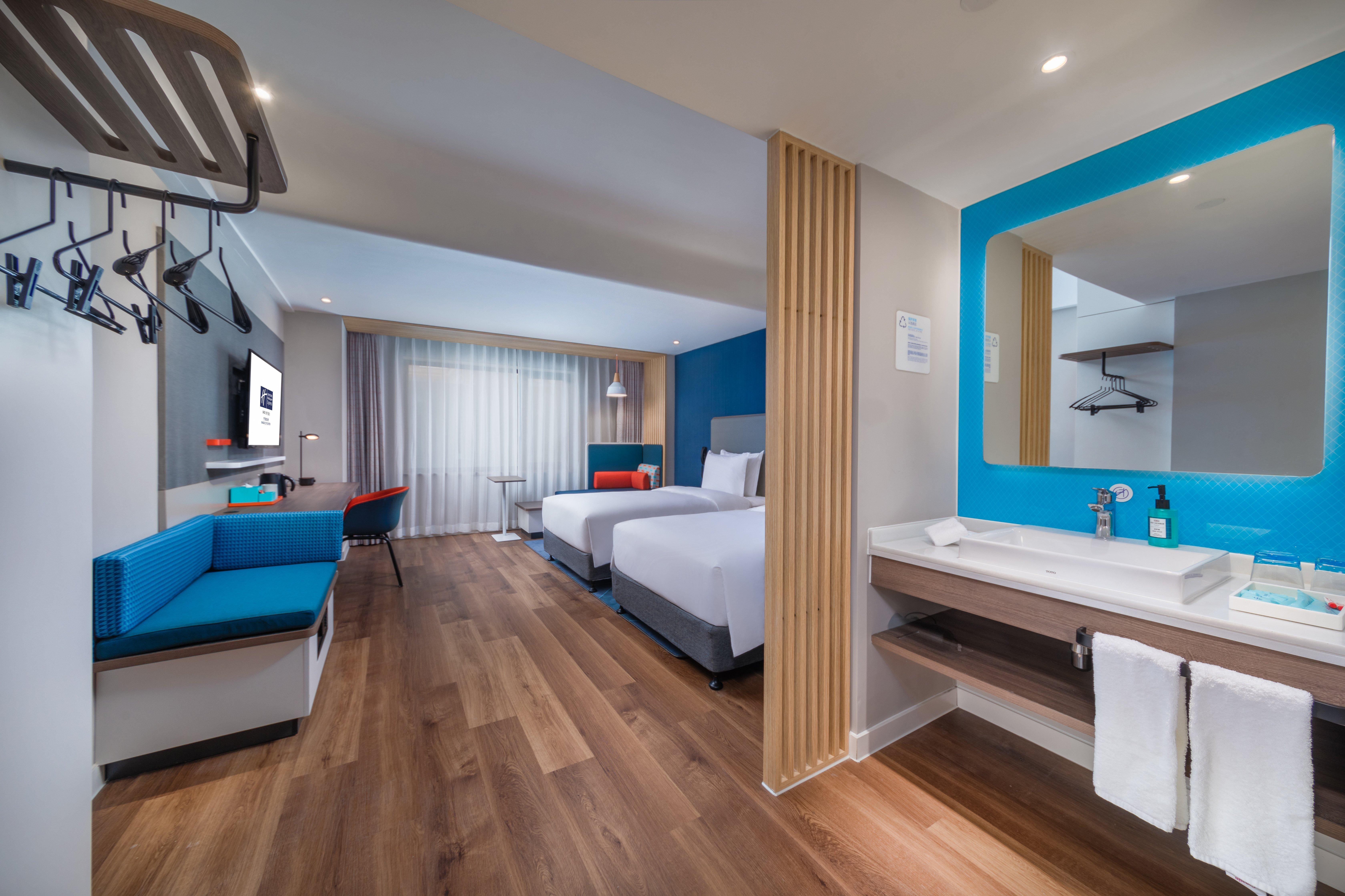 Holiday Inn Express Ningbo City Center By Ihg Exterior photo
