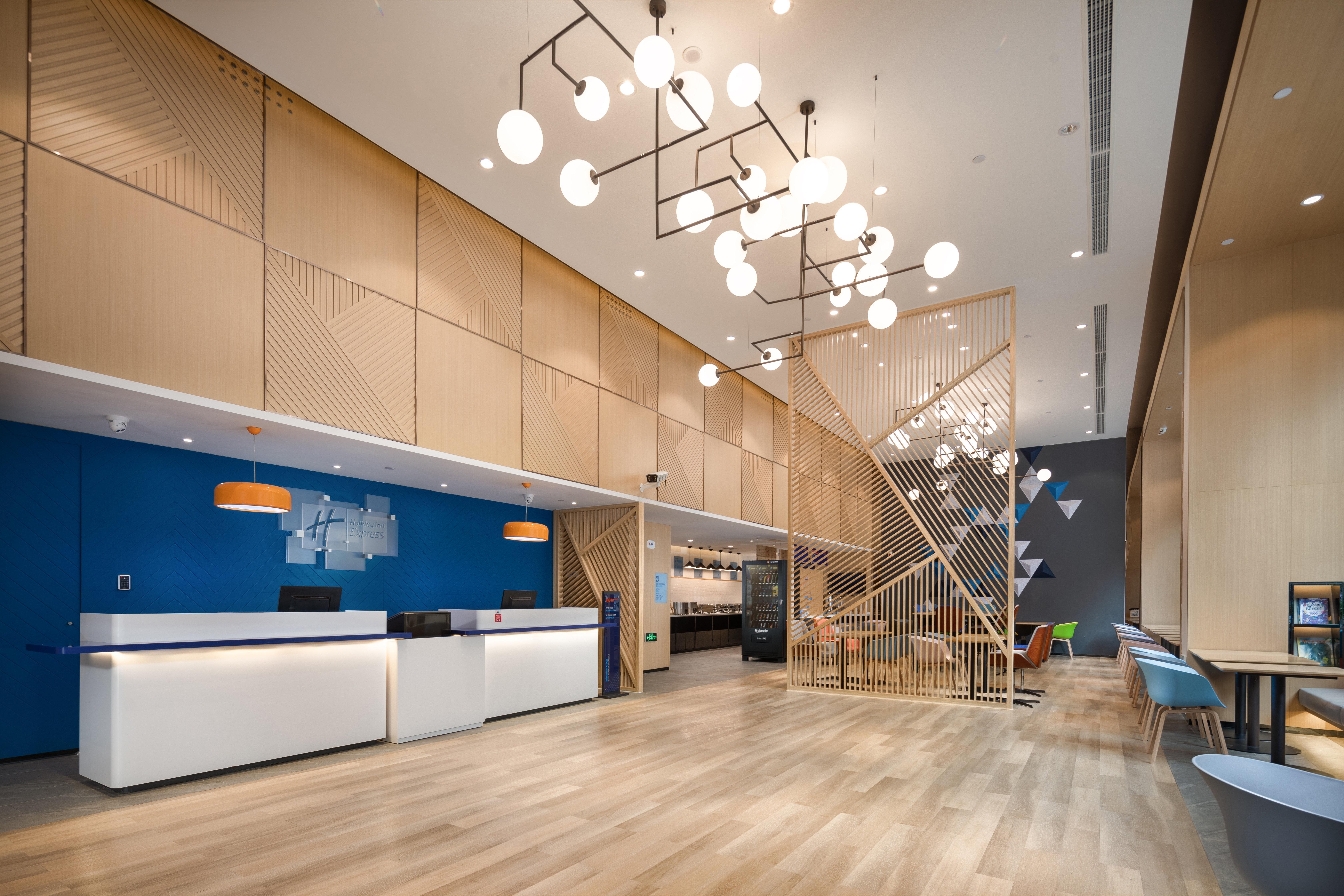 Holiday Inn Express Ningbo City Center By Ihg Exterior photo
