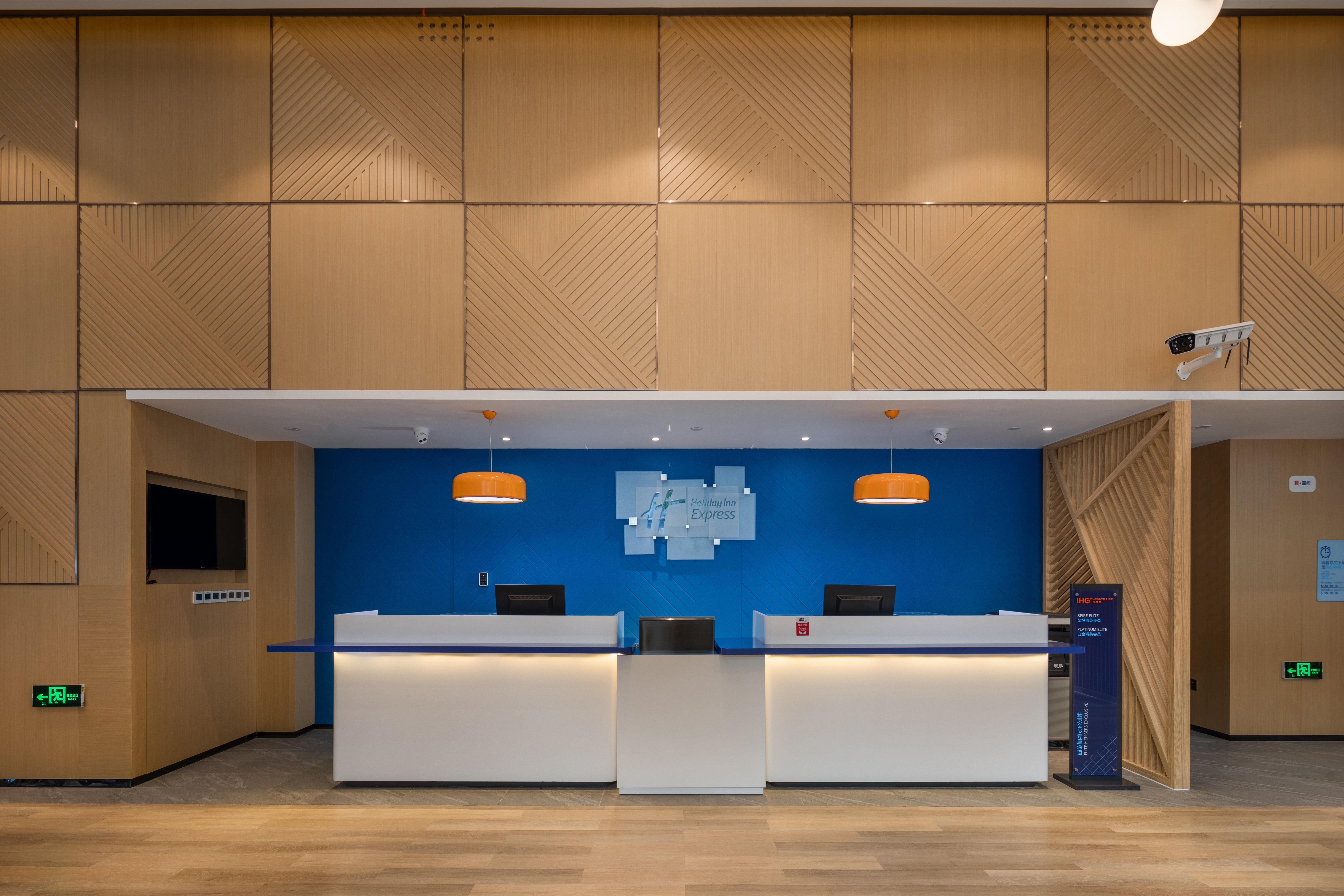 Holiday Inn Express Ningbo City Center By Ihg Exterior photo
