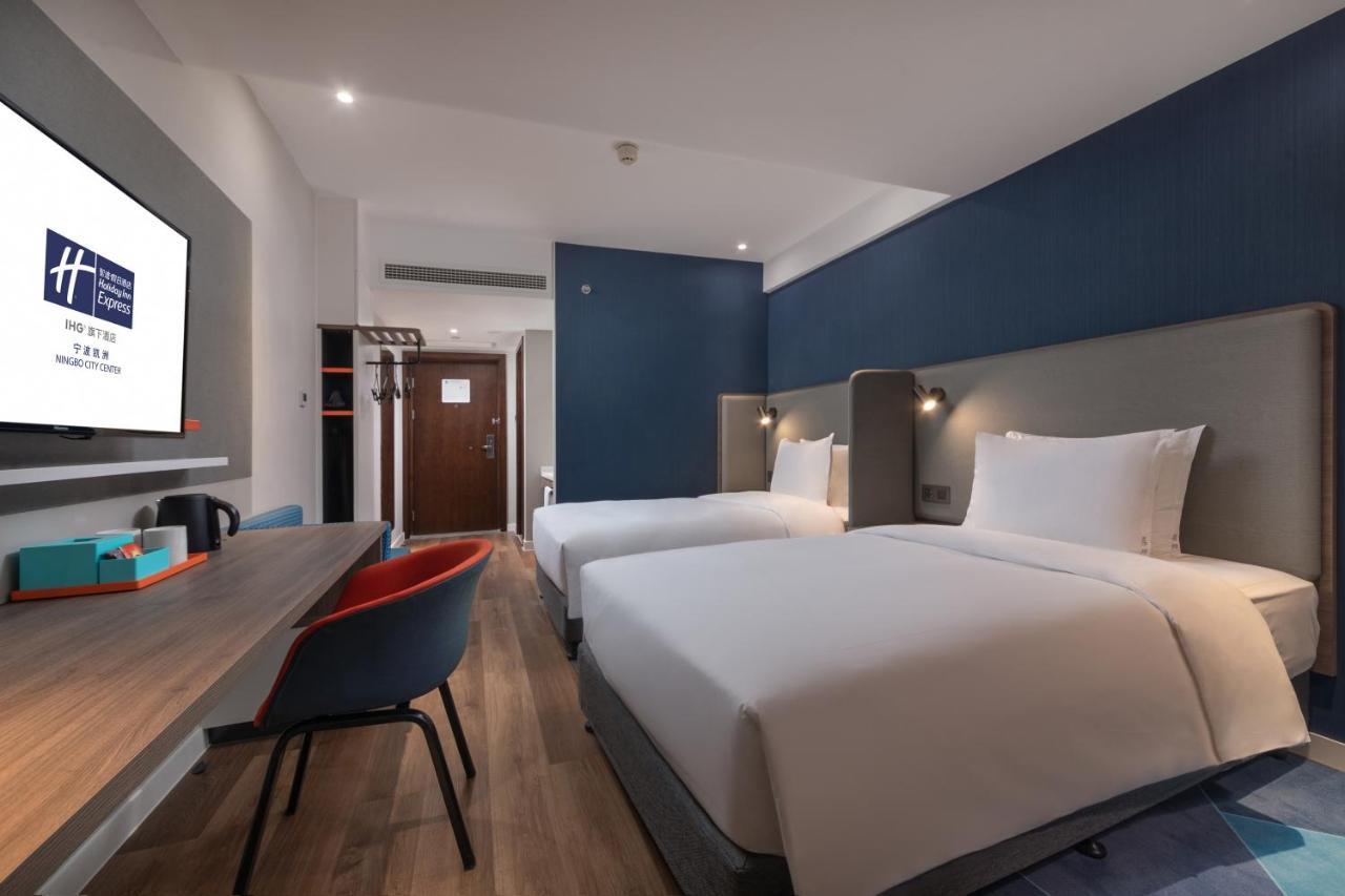 Holiday Inn Express Ningbo City Center By Ihg Exterior photo